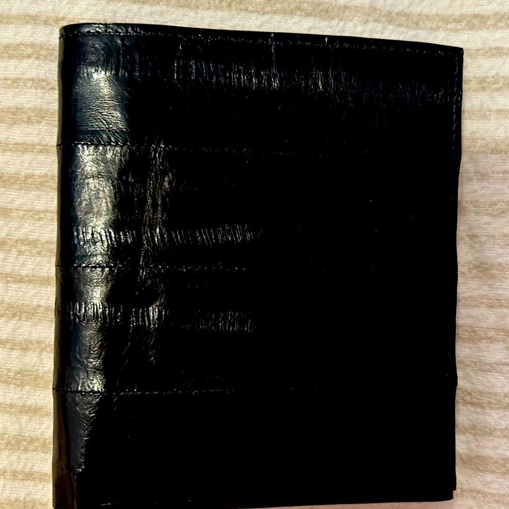 Sunco leather billfold